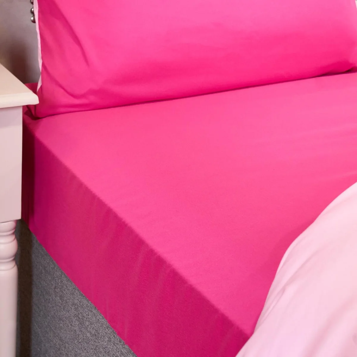 OHS Plain Dyed Fitted Sheet - Hot Pink / 200 or Less / Double – image 2