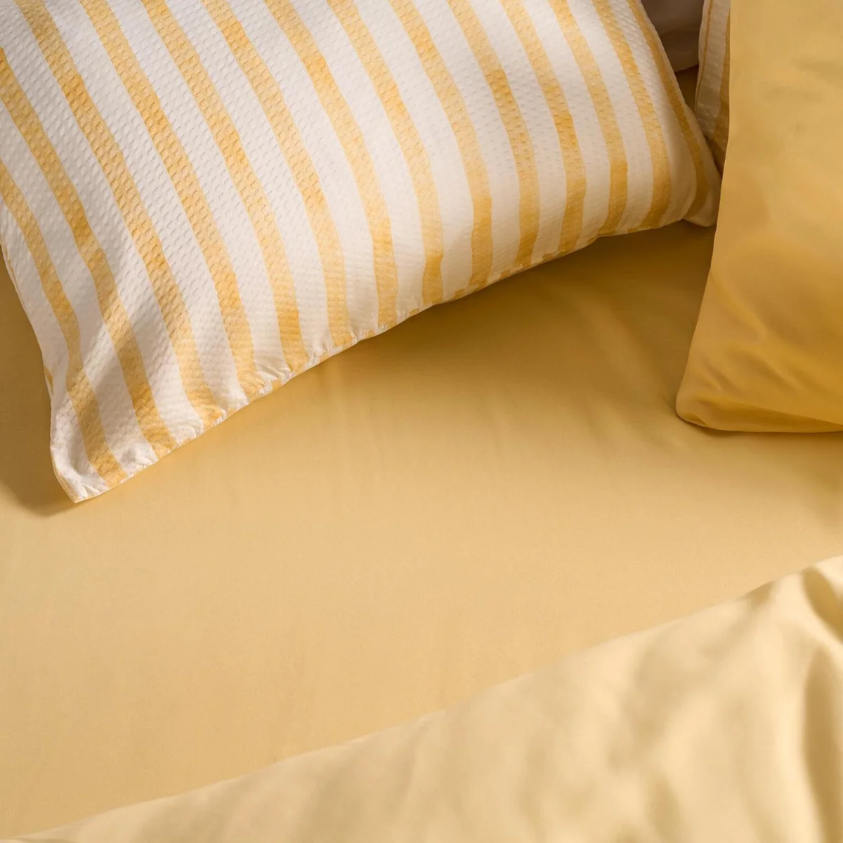 OHS Plain Dyed Microfibre Fitted Bed Sheet - Lemon / Double – image 3