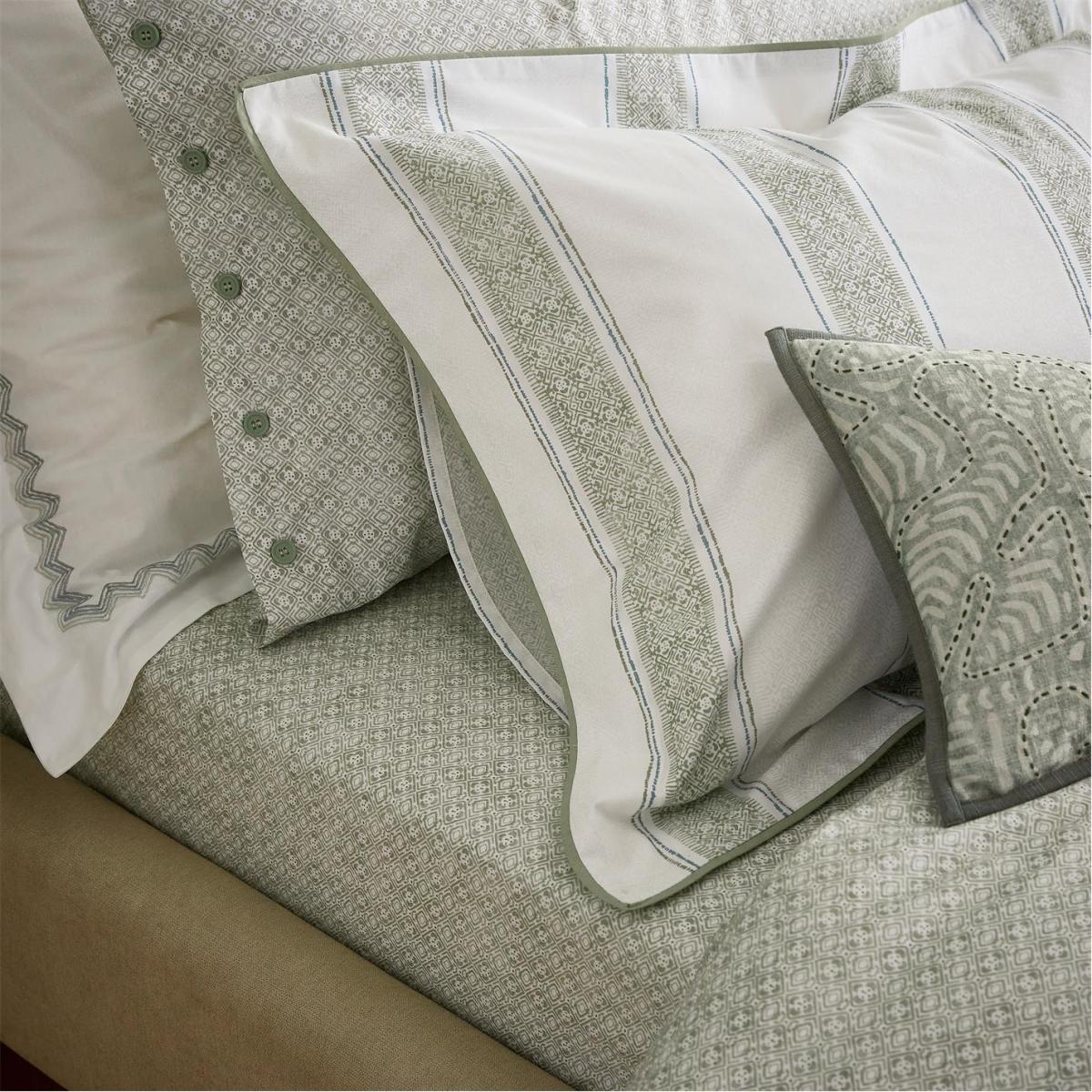 Yuna Geometric Cotton Fitted Sheet in Sage Green