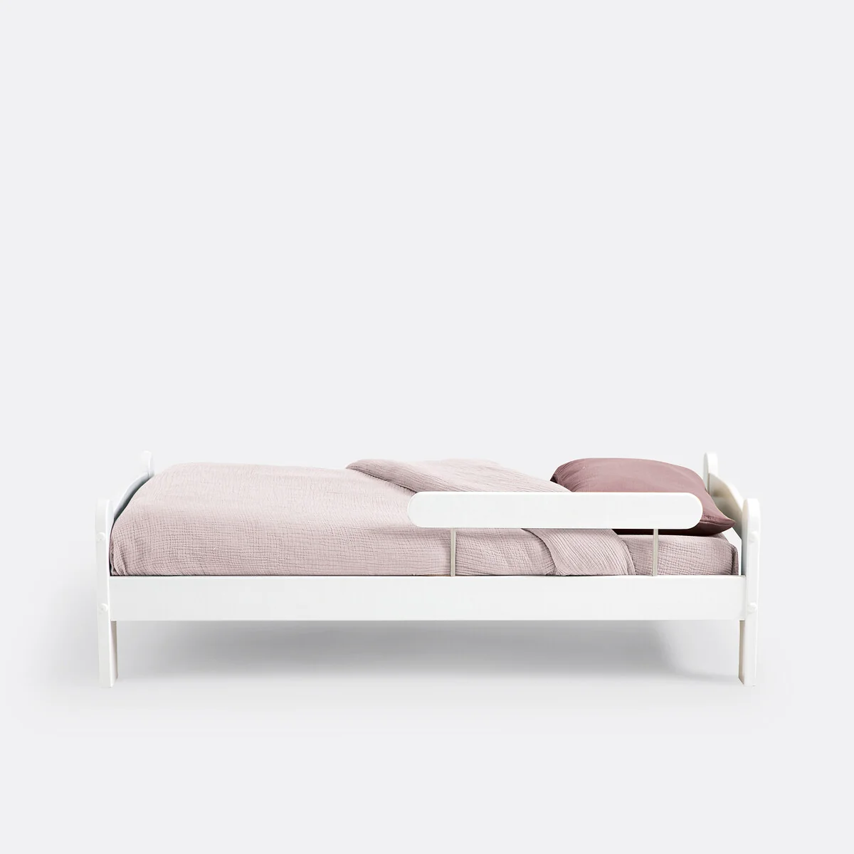 Loan Child's Safety Bed – image 3