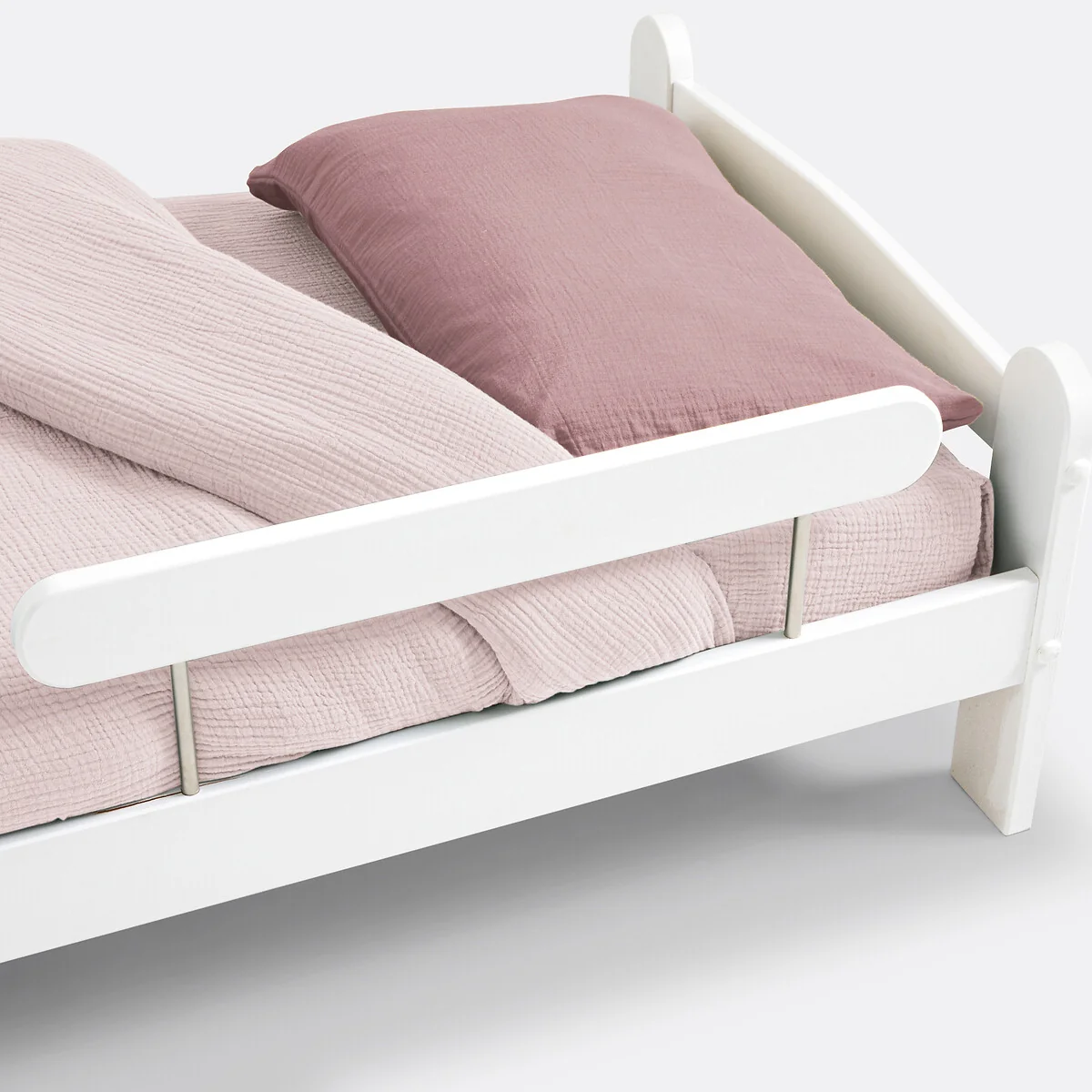 Loan Child's Safety Bed – image 5