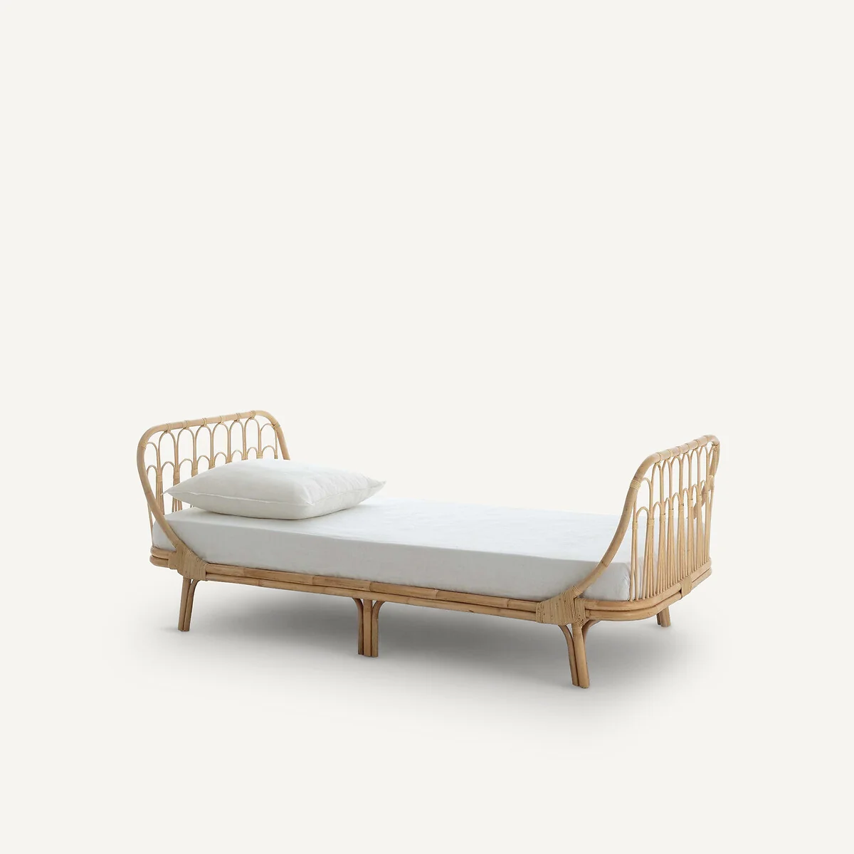 Meïdo Rattan Child's Bed – image 3