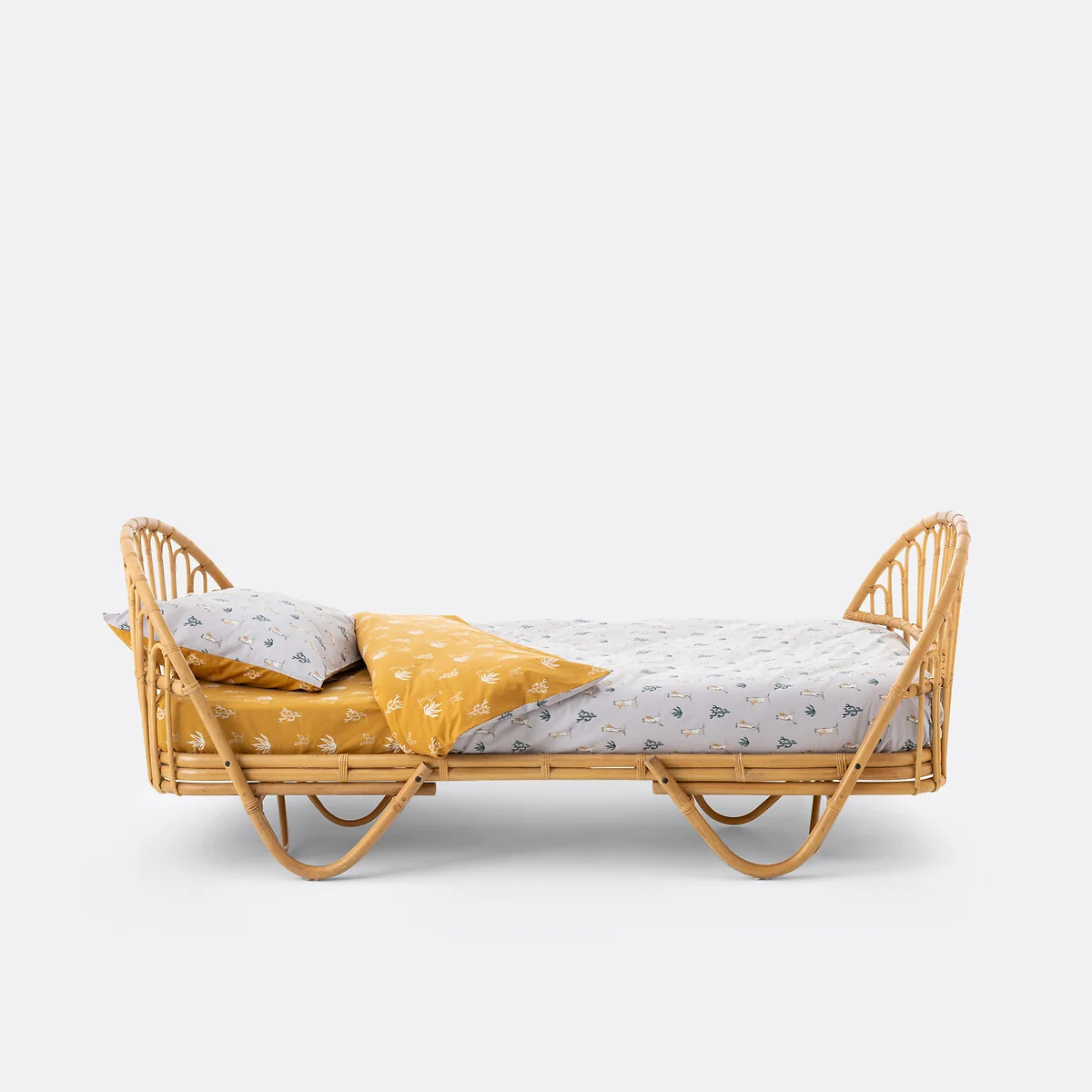 Malu Vintage Rattan Child Bed – image 4
