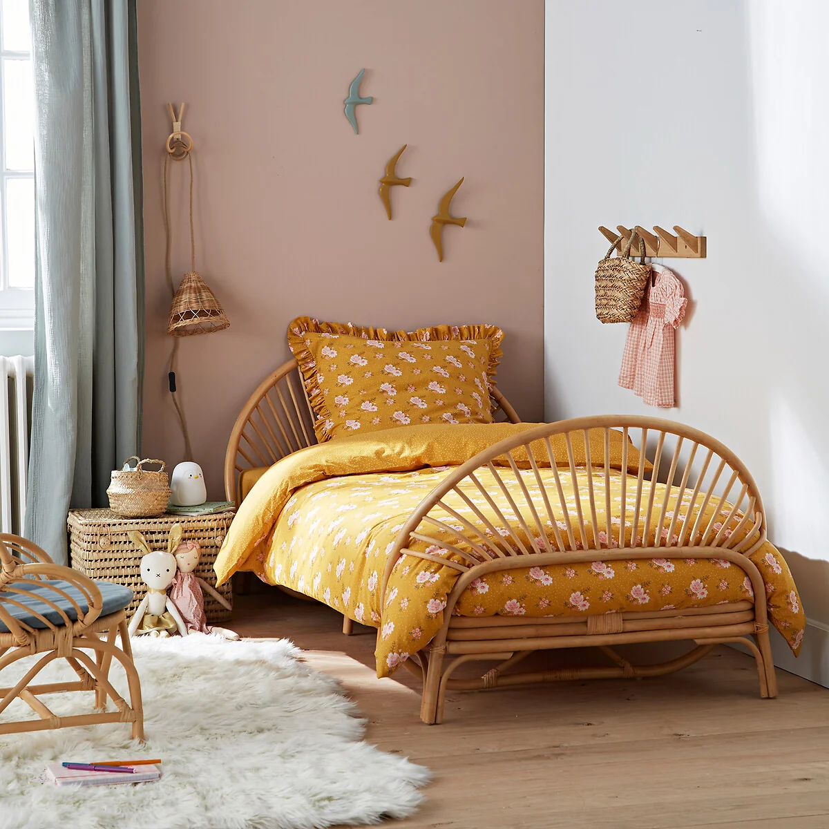 Sielo Rattan Bed – image 2