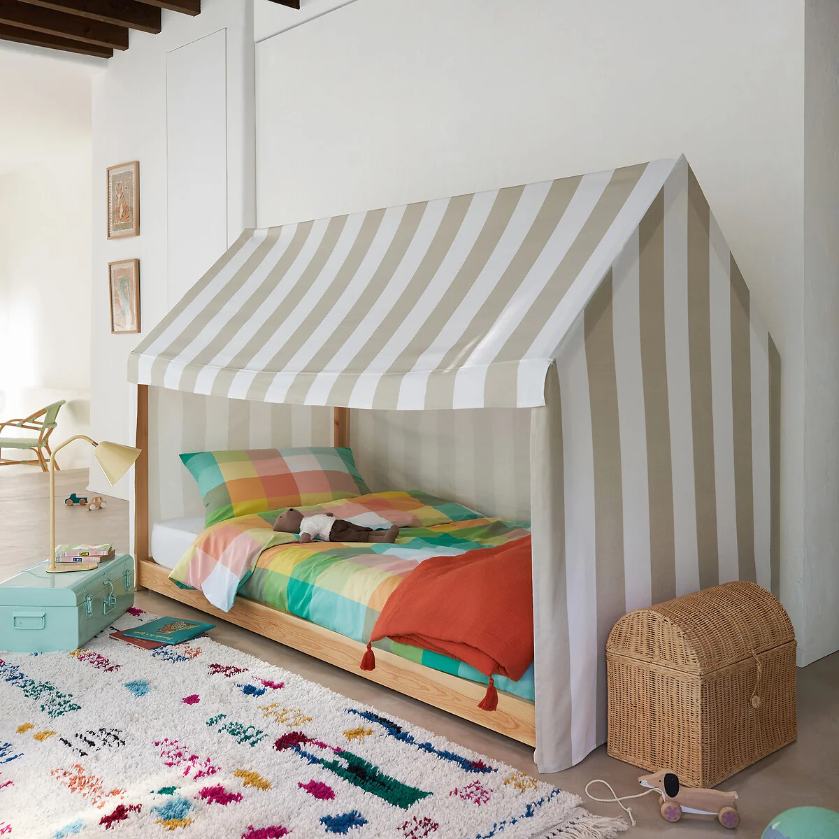 Archi Cabin Bed in Solid Pine with Bed Base – image 2