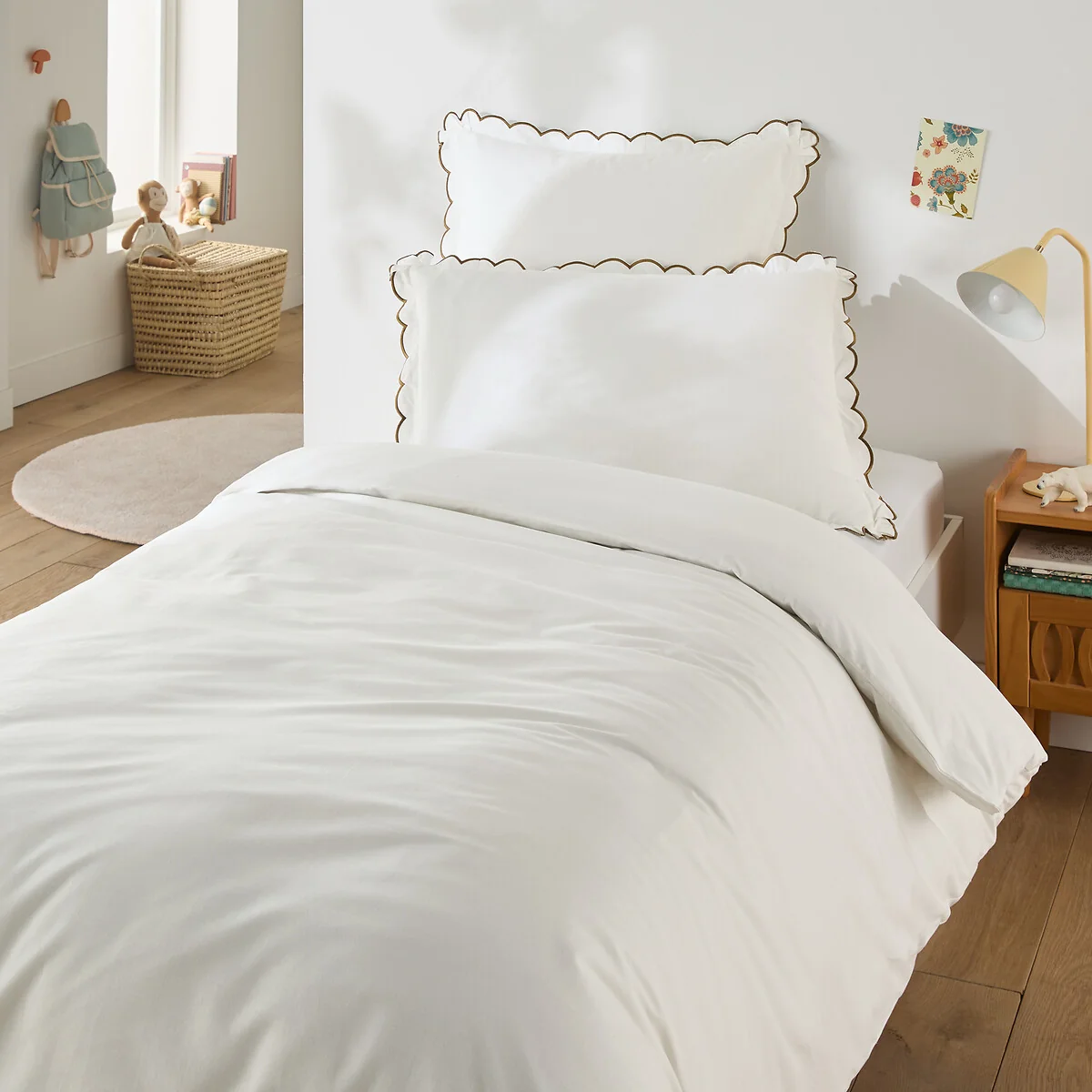 Scenario Plain Washed Cotton Scalloped Child's Pillowcase – image 2