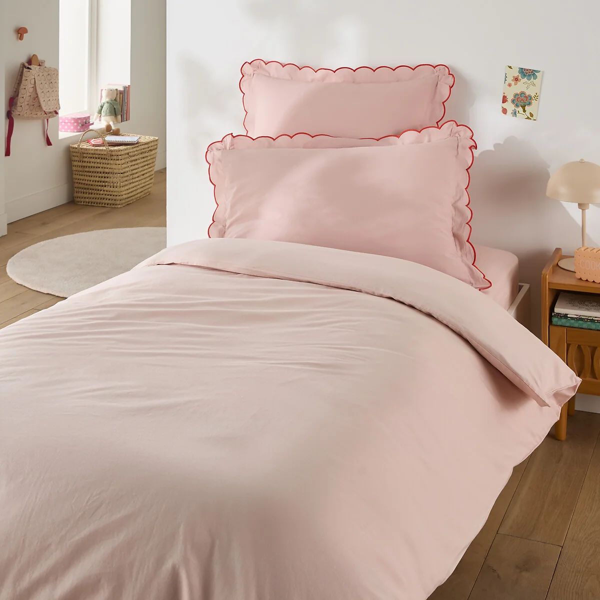 Scenario Plain Washed Cotton Scalloped Child's Pillowcase – image 2