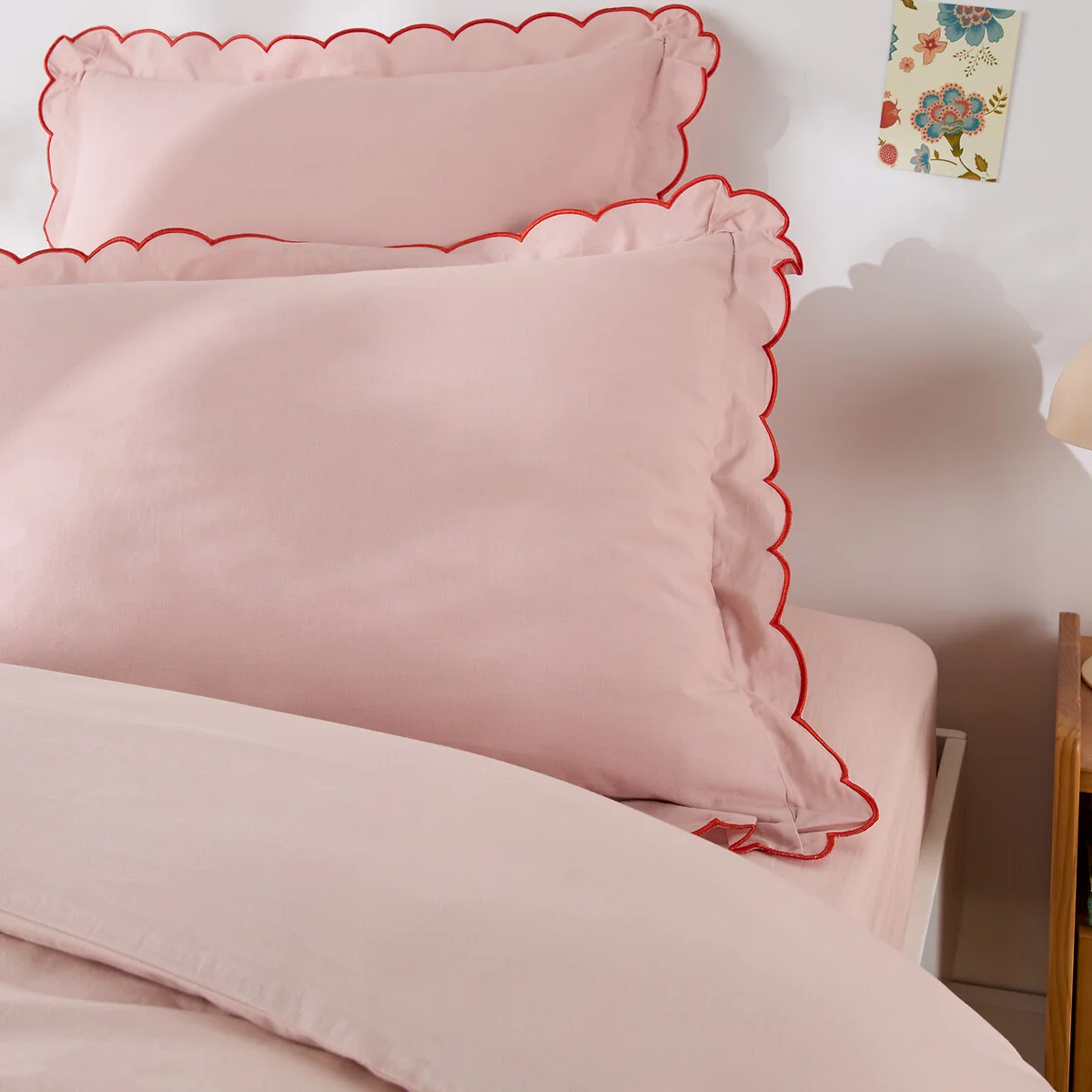 Scenario Plain Washed Cotton Scalloped Child's Pillowcase – image 3