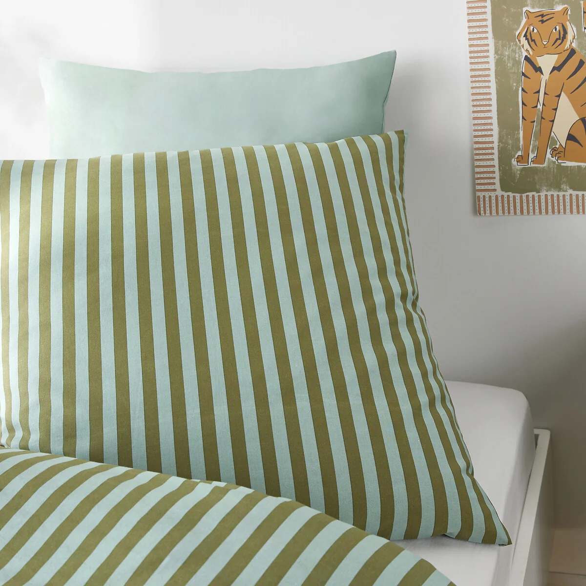 Child's Sacha Green 50% Recycled Cotton Duvet Cover Set with Square Pillowcase – image 5