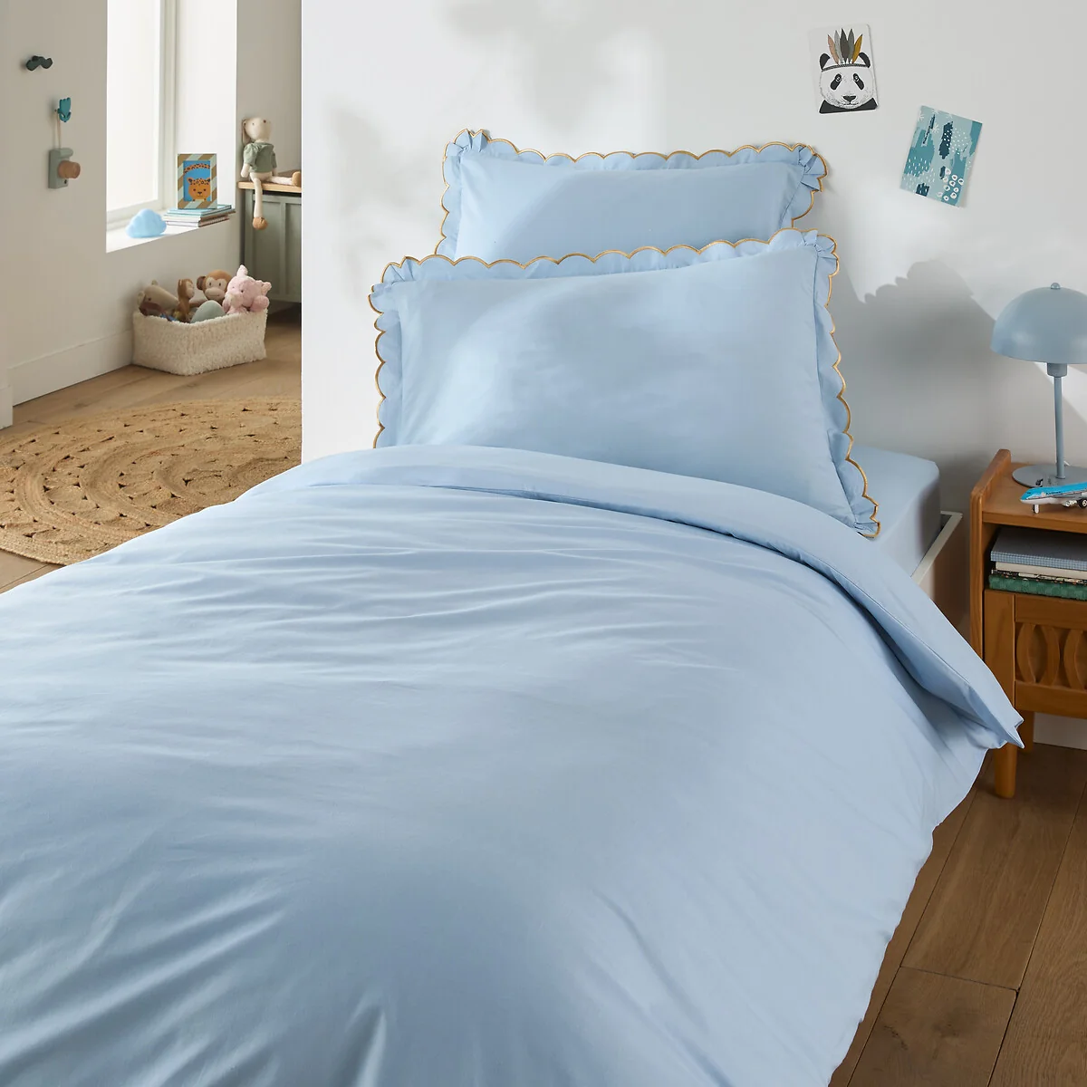 Scenario Plain Washed Cotton Scalloped Child's Pillowcase – image 2