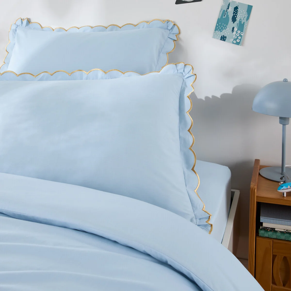 Scenario Plain Washed Cotton Scalloped Child's Pillowcase – image 3