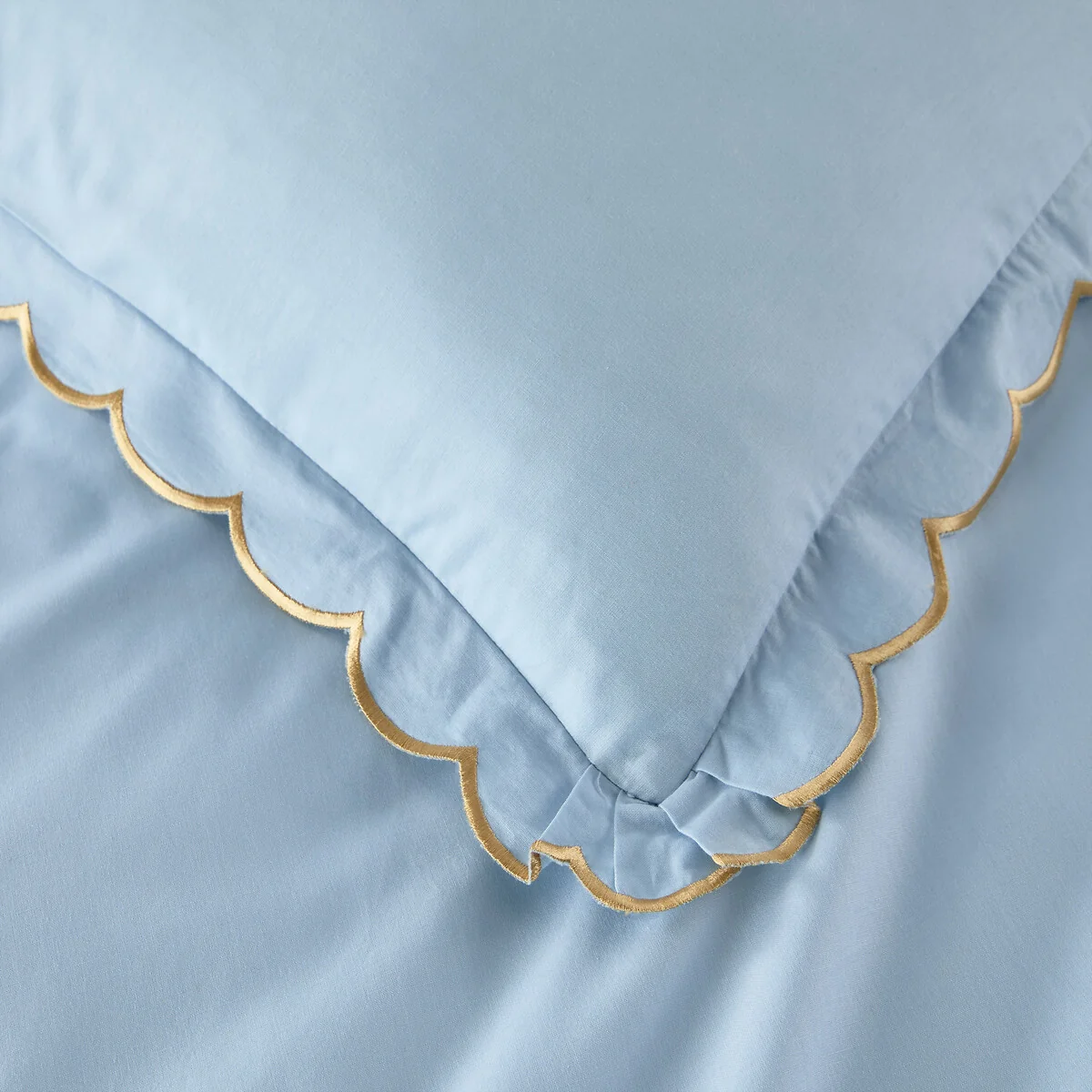 Scenario Plain Washed Cotton Scalloped Child's Pillowcase – image 4