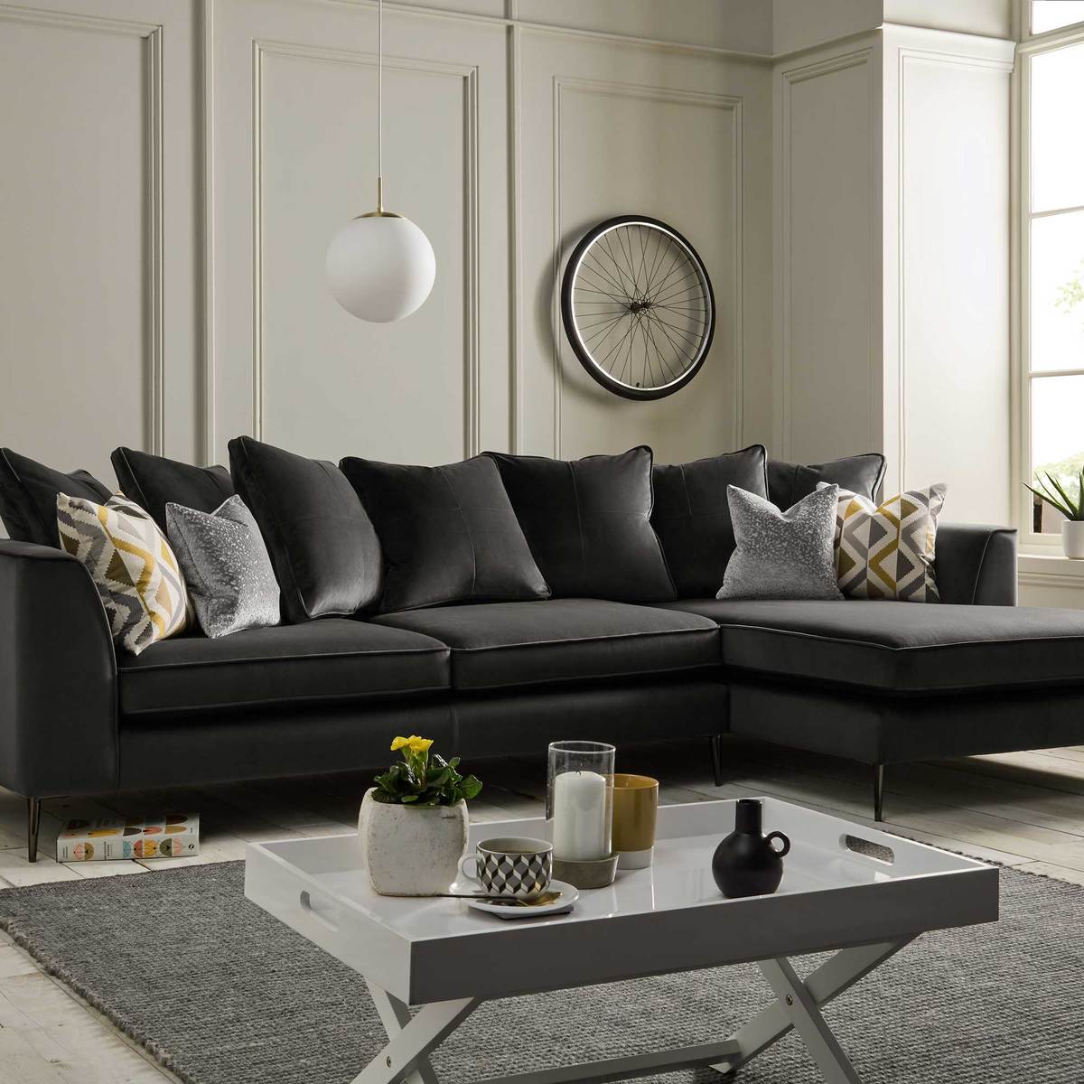 Conza Large Right Hand Facing Pillow Back Chaise Sofa – image 3
