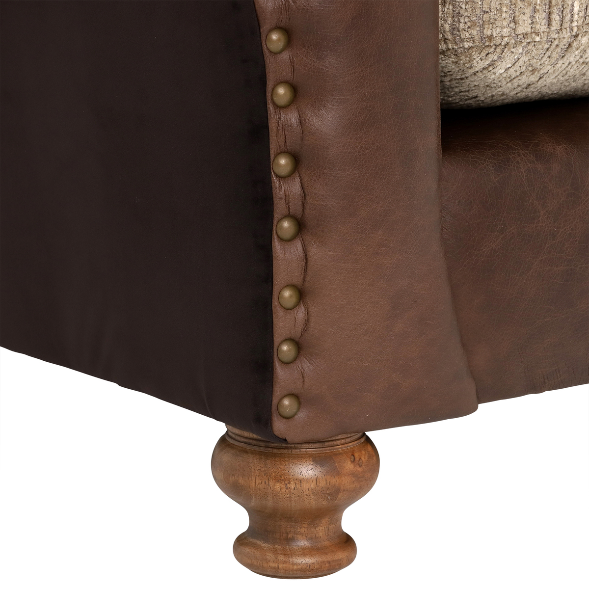 Beaumont Pillow Back 4 Seater Split Frame Sofa – image 5