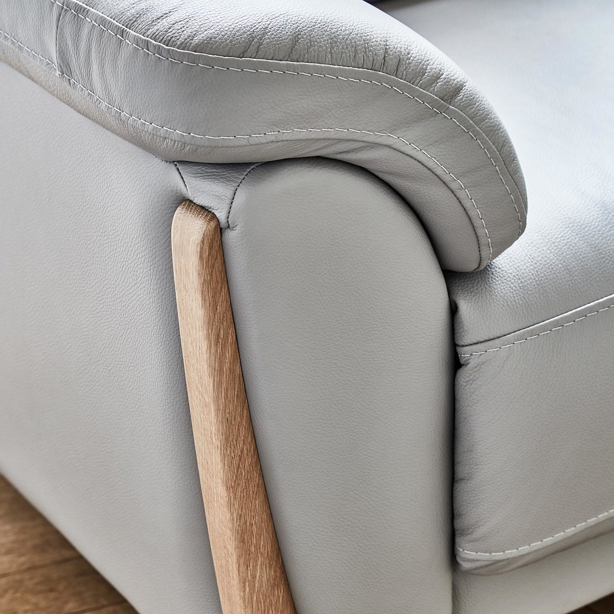Ercol Enna Medium Recliner Sofa – image 4