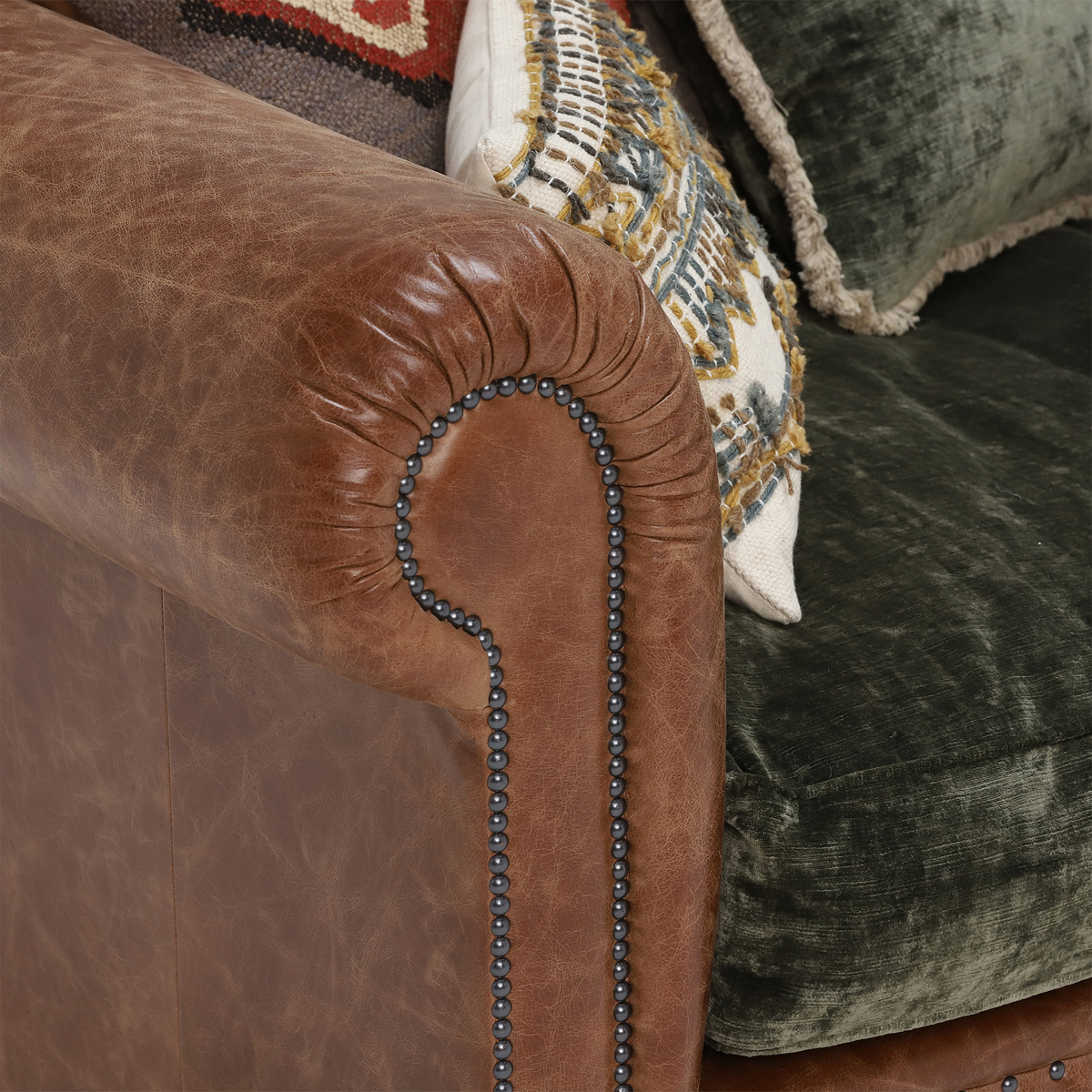 Tetrad Constable Grand Sofa – image 5