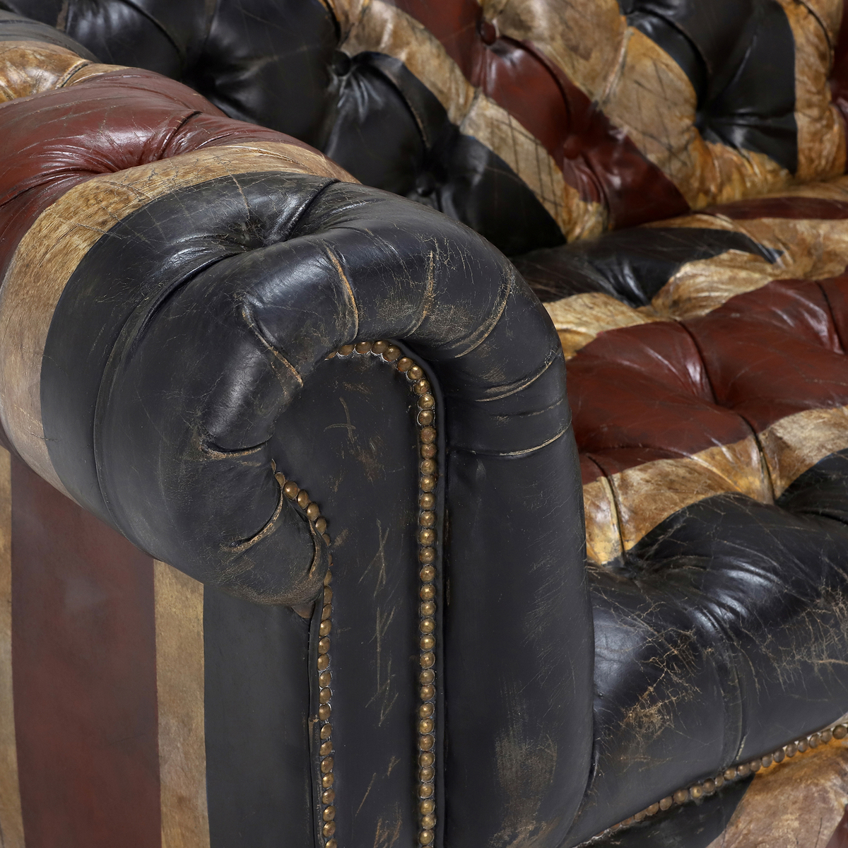 Timothy Oulton Westminster Button 3 Seater Chesterfield Sofa, Jackdn Broken – image 5
