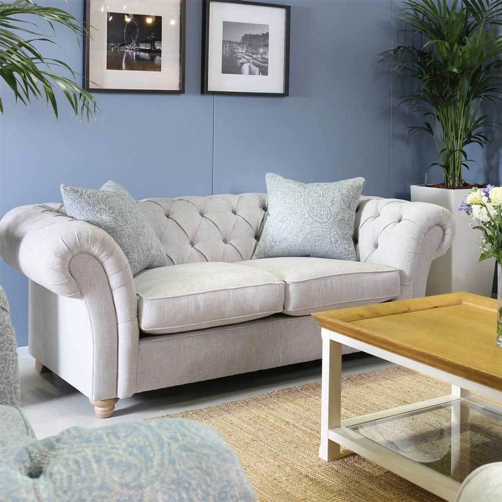 Maddox Large Chesterfield Sofa – image 3