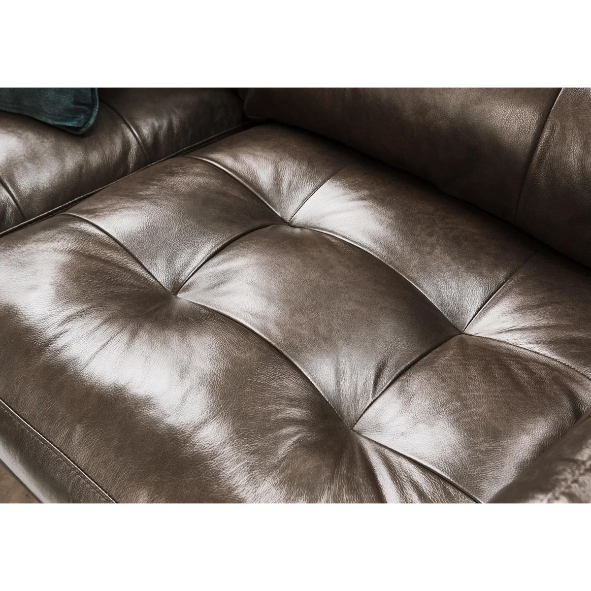 Alexander and James - Camden Collection Loft 4 Seater Leather Sofa - Black – image 4
