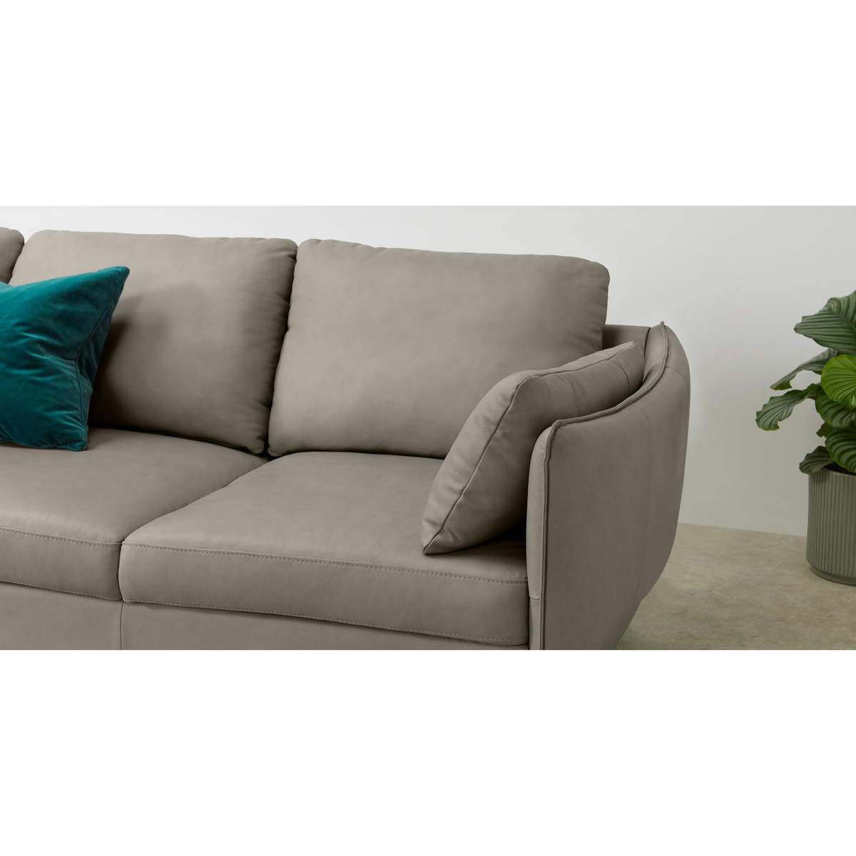 Vento 3 Seater Sofa, Pale Putty Leather – image 6