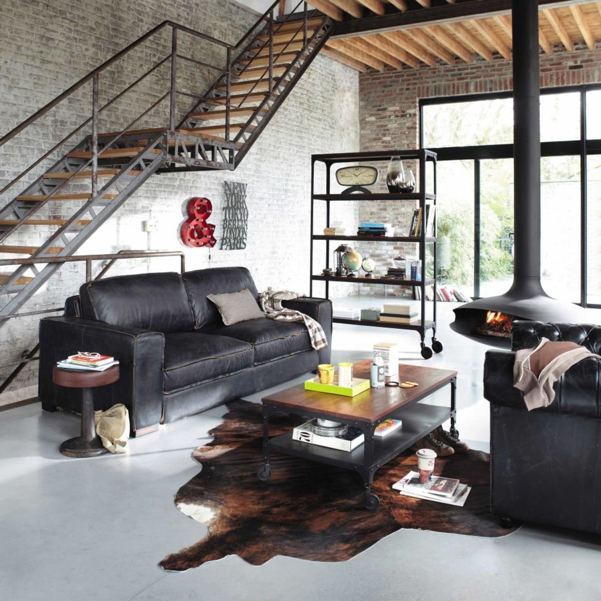 3-Seater Leather Vintage Sofa in Black Colonel – image 4