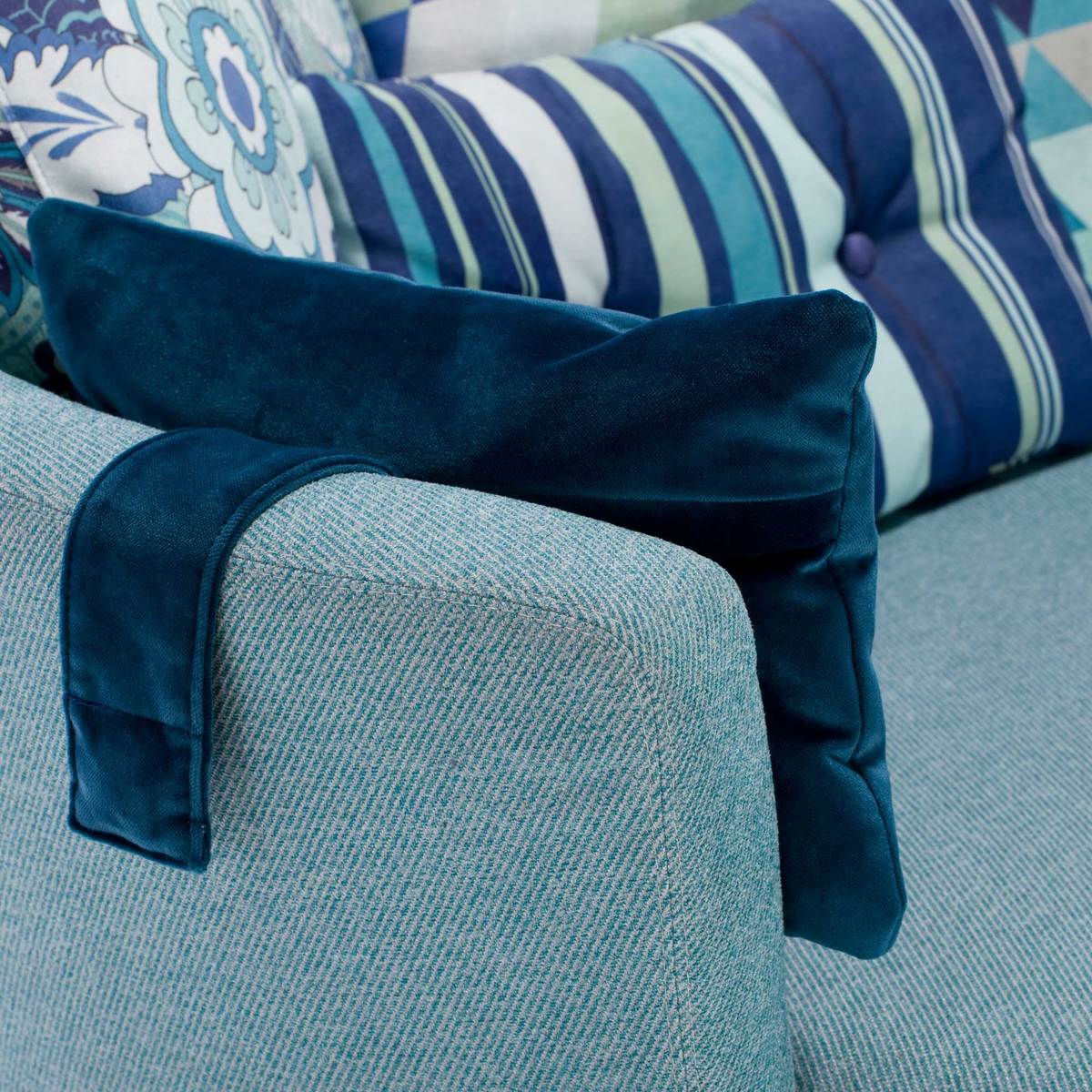 Aragon Swivel Armchair, with speakers and Bluetooth – image 9