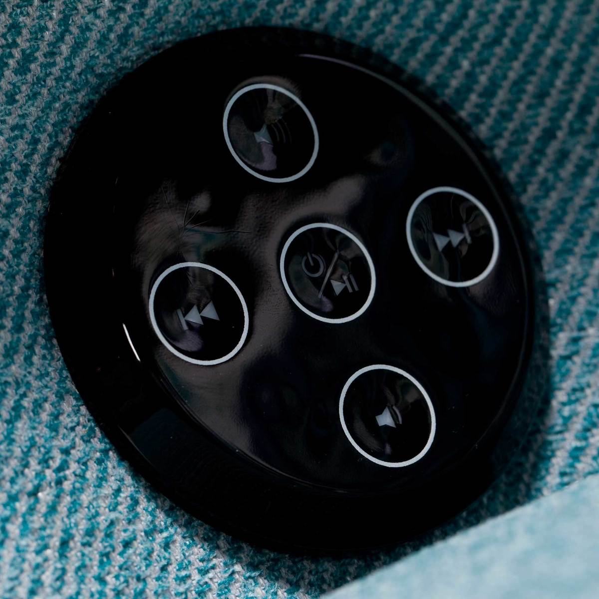 Aragon Swivel Armchair, with speakers and Bluetooth – image 10