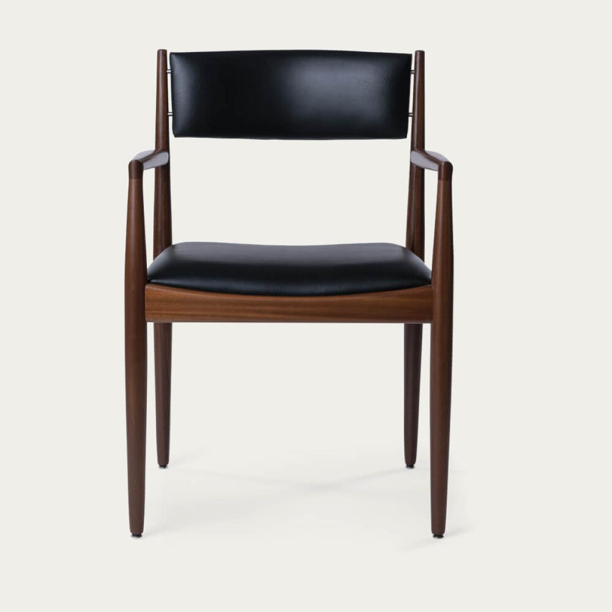Black/Freijó Wood Brasil Armchair