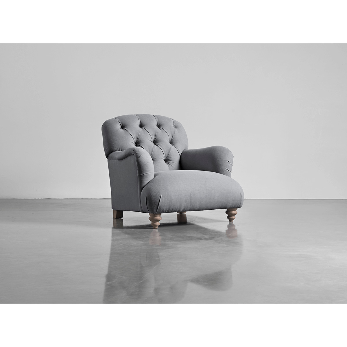 Buttoned Armchair Smoke Linen Cotton Blend – image 1