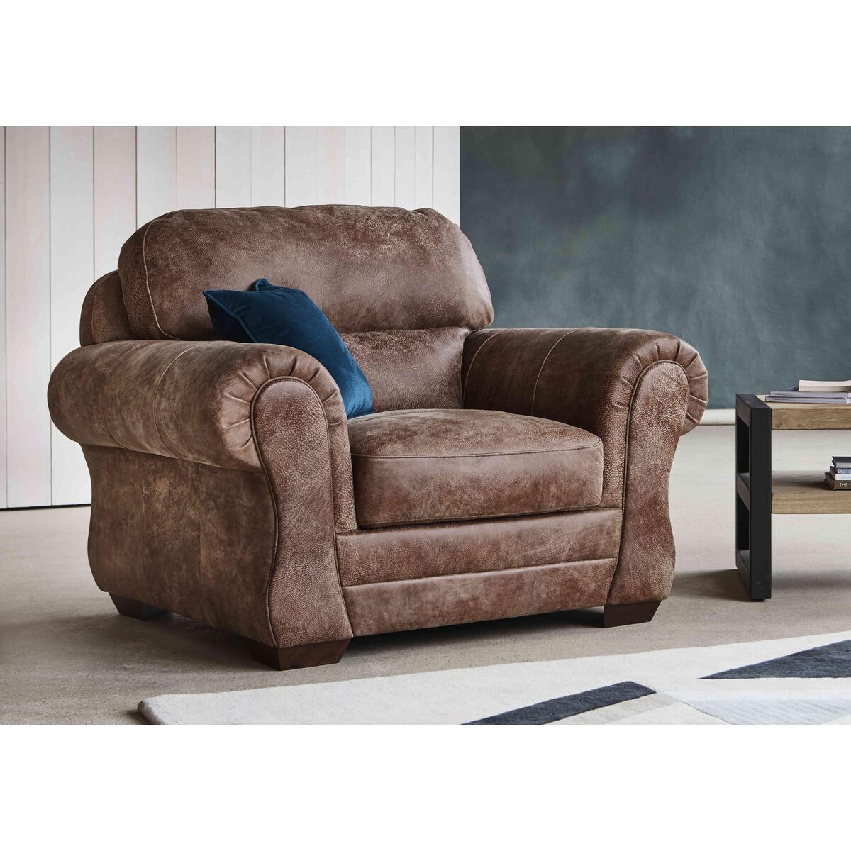 Verona Leather Armchair – image 2