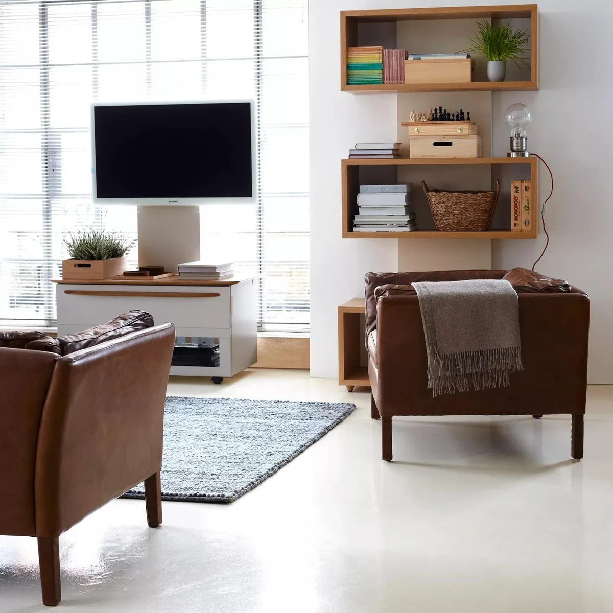 Halo Groucho Leather Armchair – image 6