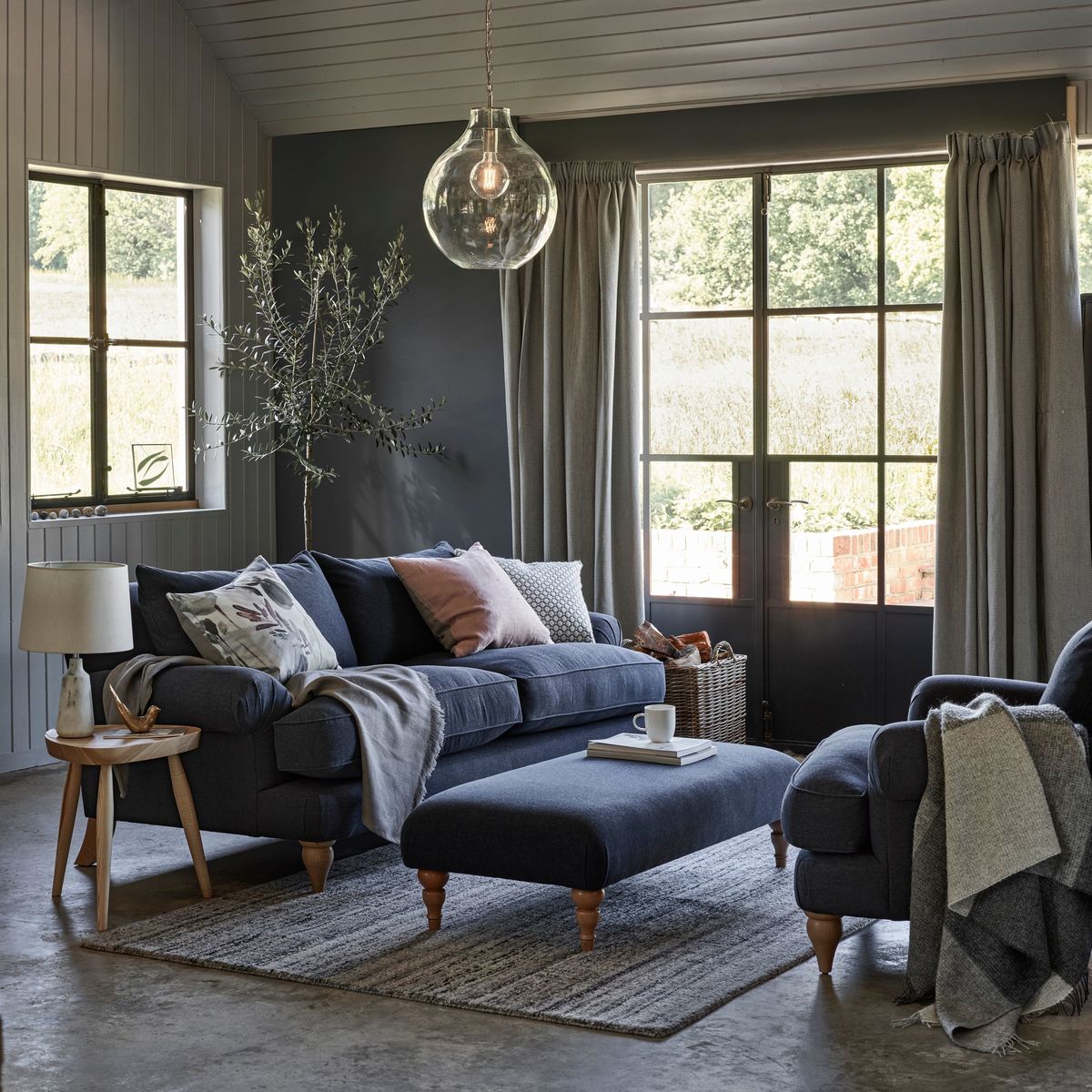 Croft Collection Findon Armchair – image 9