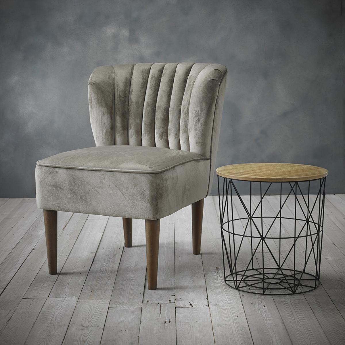 Velvet Shell Back Accent Chair – image 3