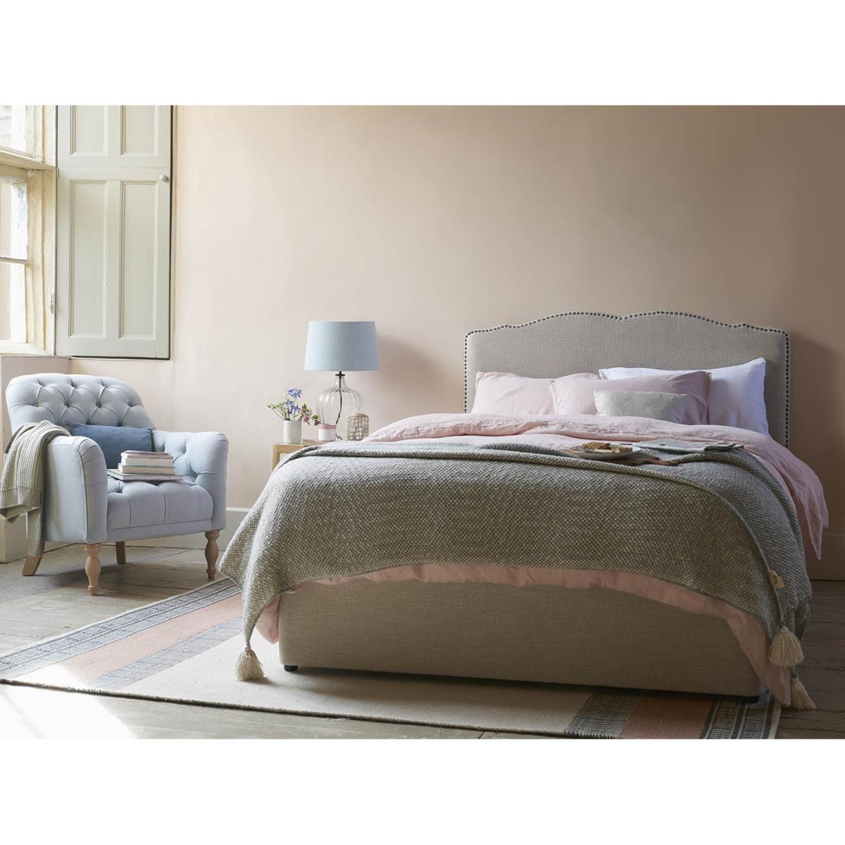 Reader Armchair – image 8