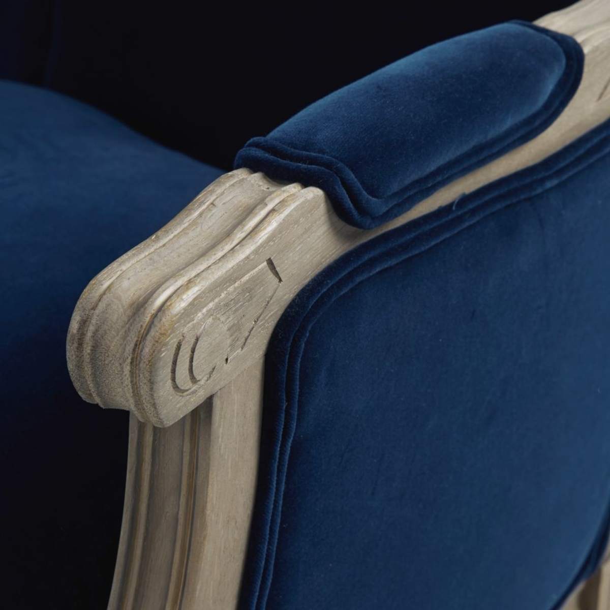Midnight Blue Velvet Armchair Casanova – image 3