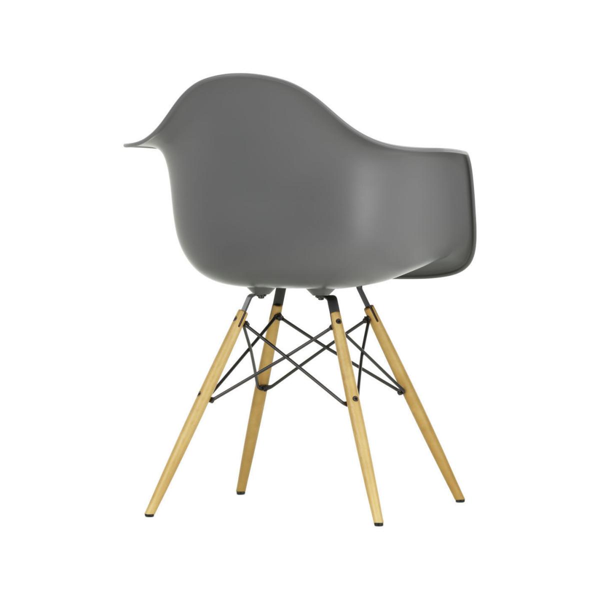 Armchair RE DAW - Eames Plastic Armchair plastic material / (1950) - Light wood legs / Recycled - Vitra – image 2