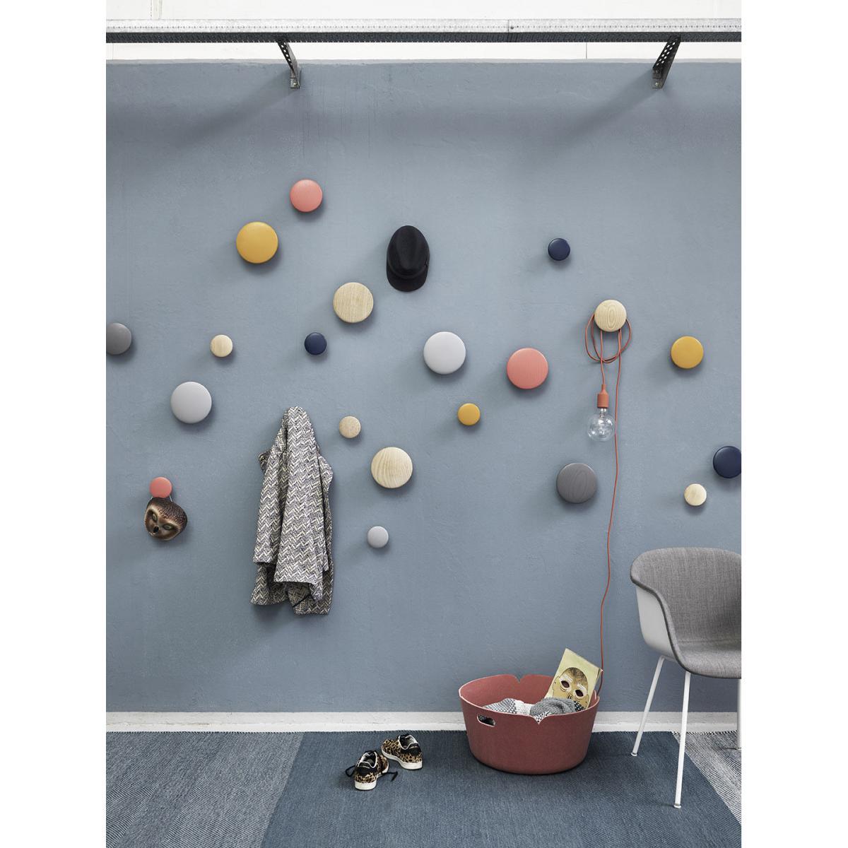 Fiber Padded armchair - / Wooden feet by Muuto Grey/Black – image 3
