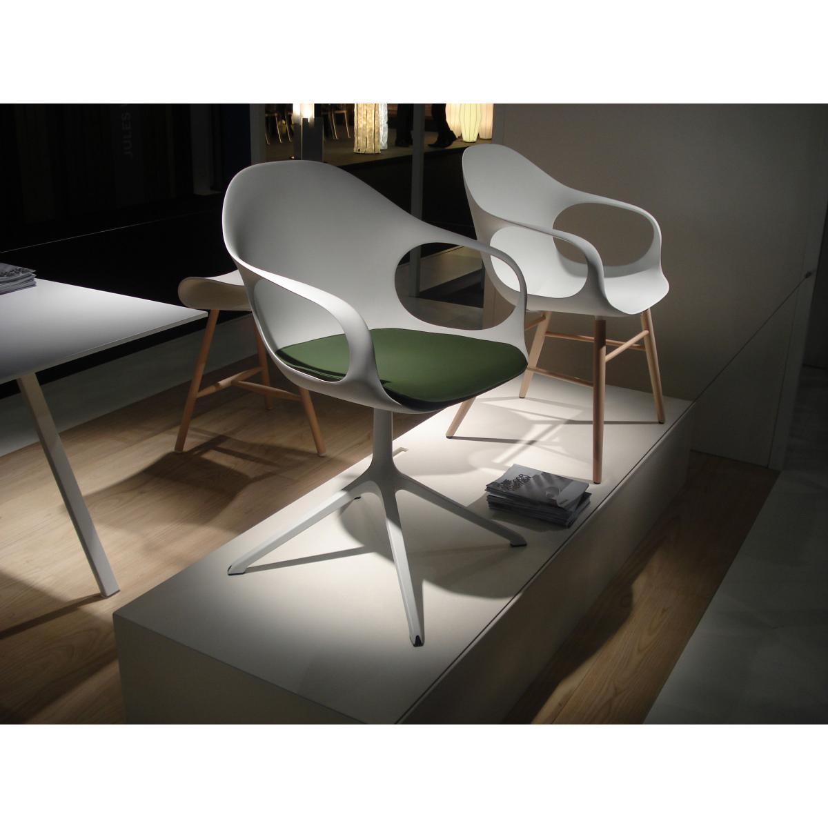 Elephant Wood Armchair - Plastic shell & wood legs by Kristalia Black – image 9