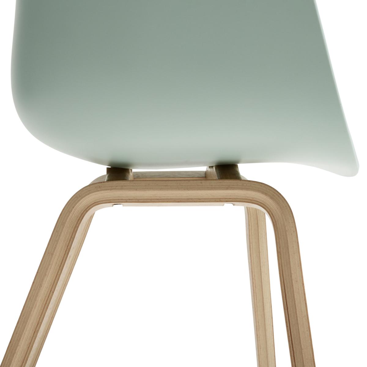 About a chair AAC22 Armchair plastic material green / Recycled - Hay – image 2