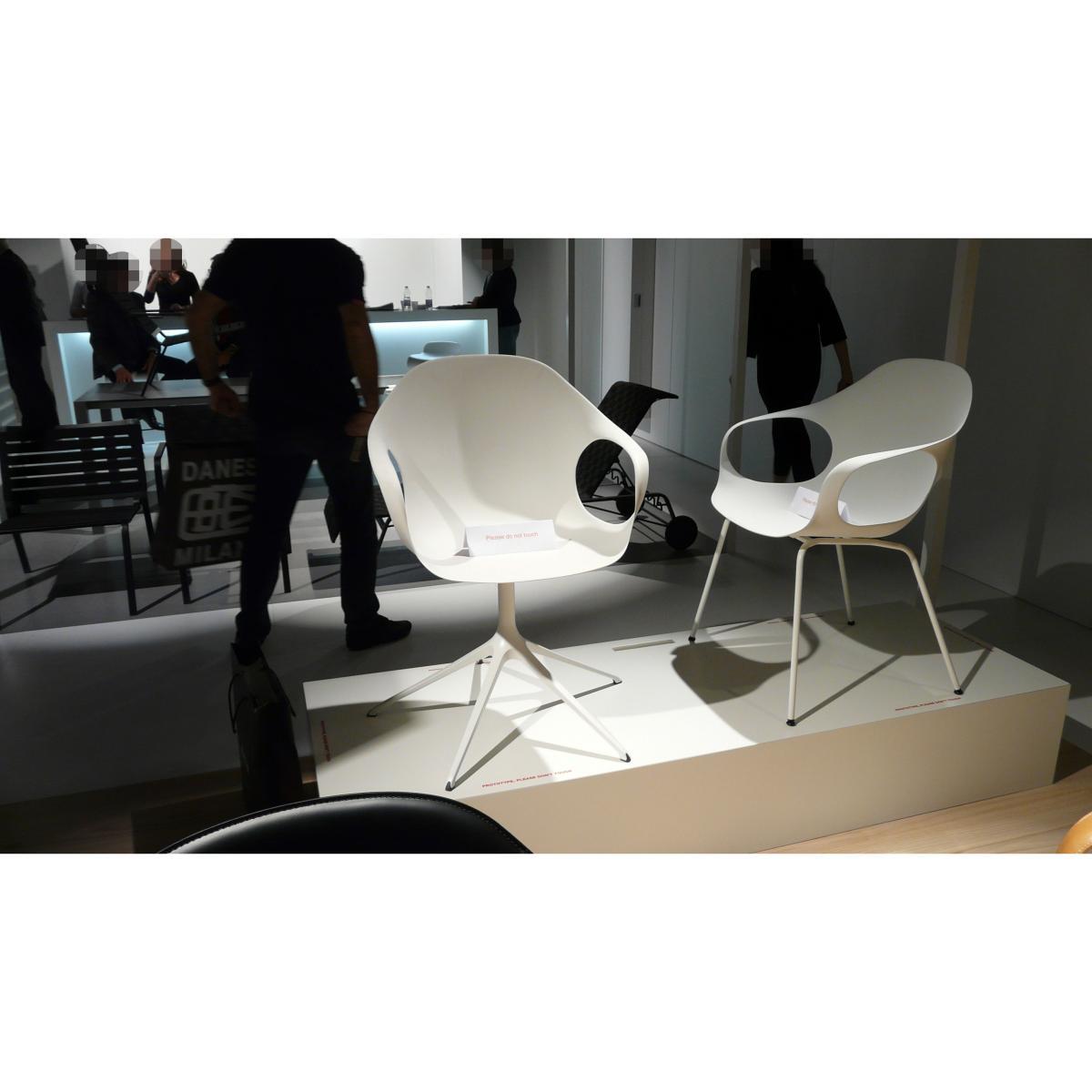 Elephant Armchair - Plastic shell & metal legs by Kristalia Black – image 7