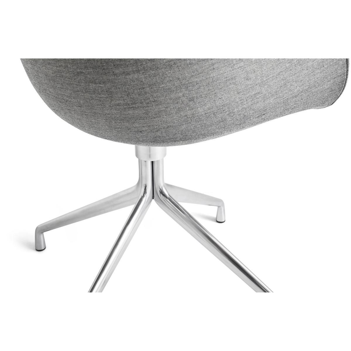 About a chair AAC121 Swivel armchair - / High backrest - Padded - Integral fabric by Hay Grey – image 3