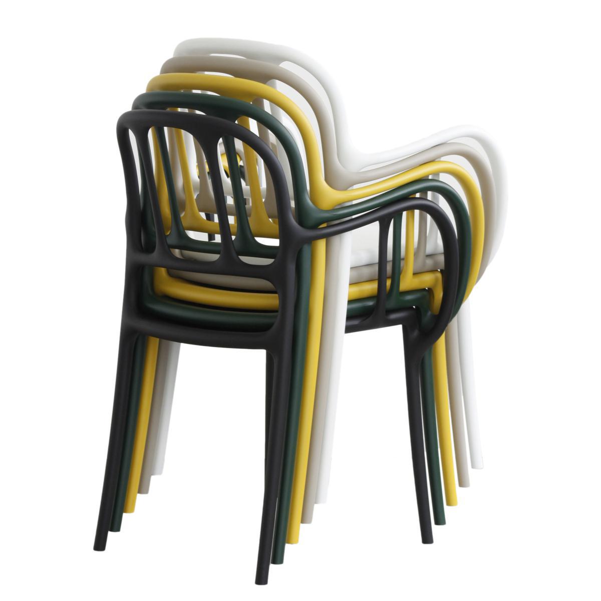 Milà Stackable armchair - Plastic by Magis Black – image 3