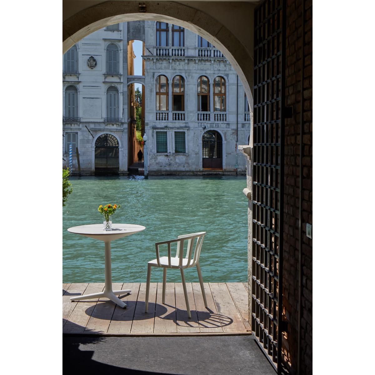 Generic AC Venice Stackable armchair - / Polycarbonate by Kartell White – image 3
