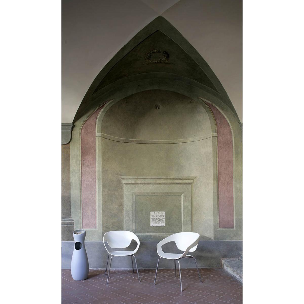 Vad Stackable armchair - Plastic & metal legs by Casamania Black – image 2
