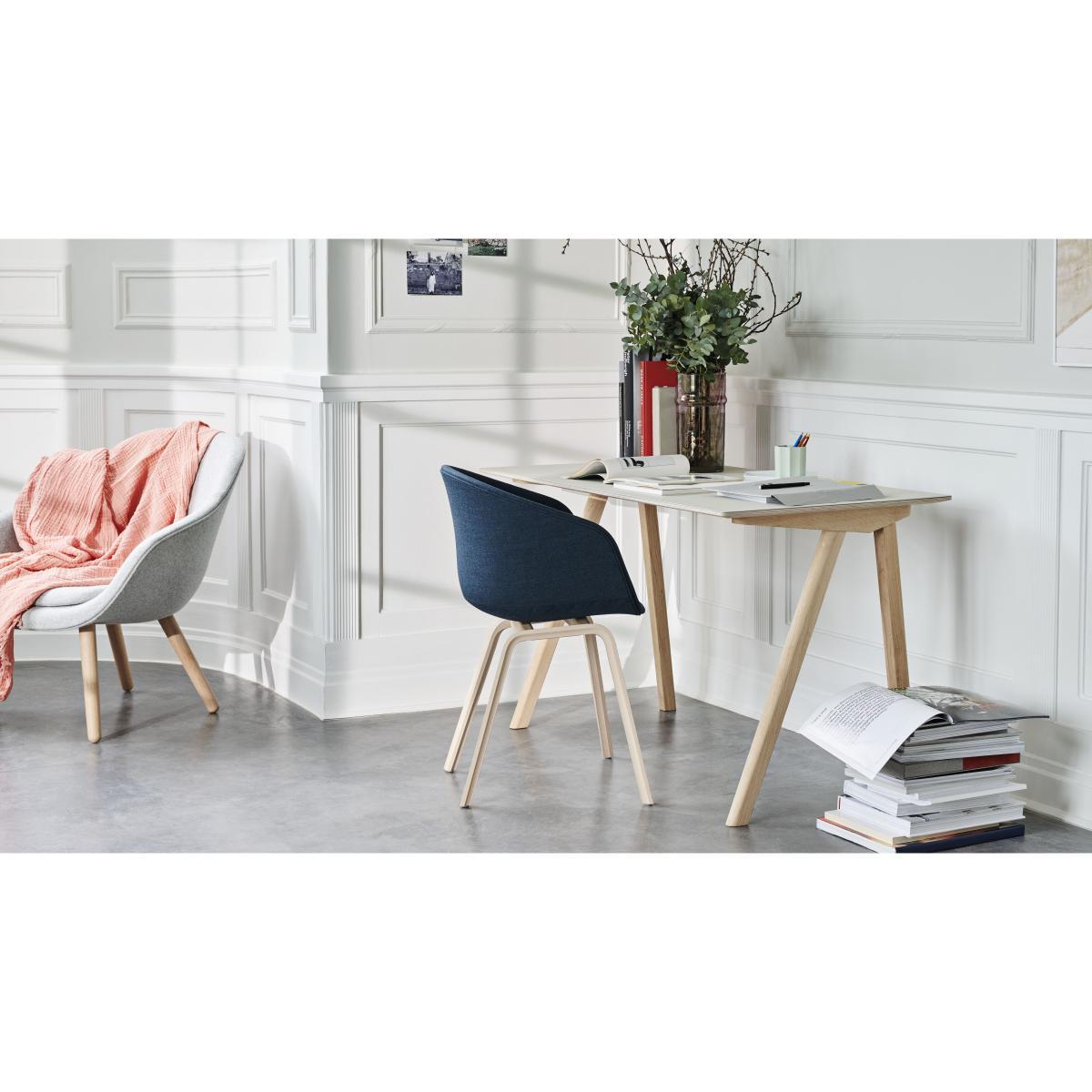 About a chair AAC23 Padded armchair - / Integral fabric & matt varnished oak by Hay Grey/Natural wood – image 3