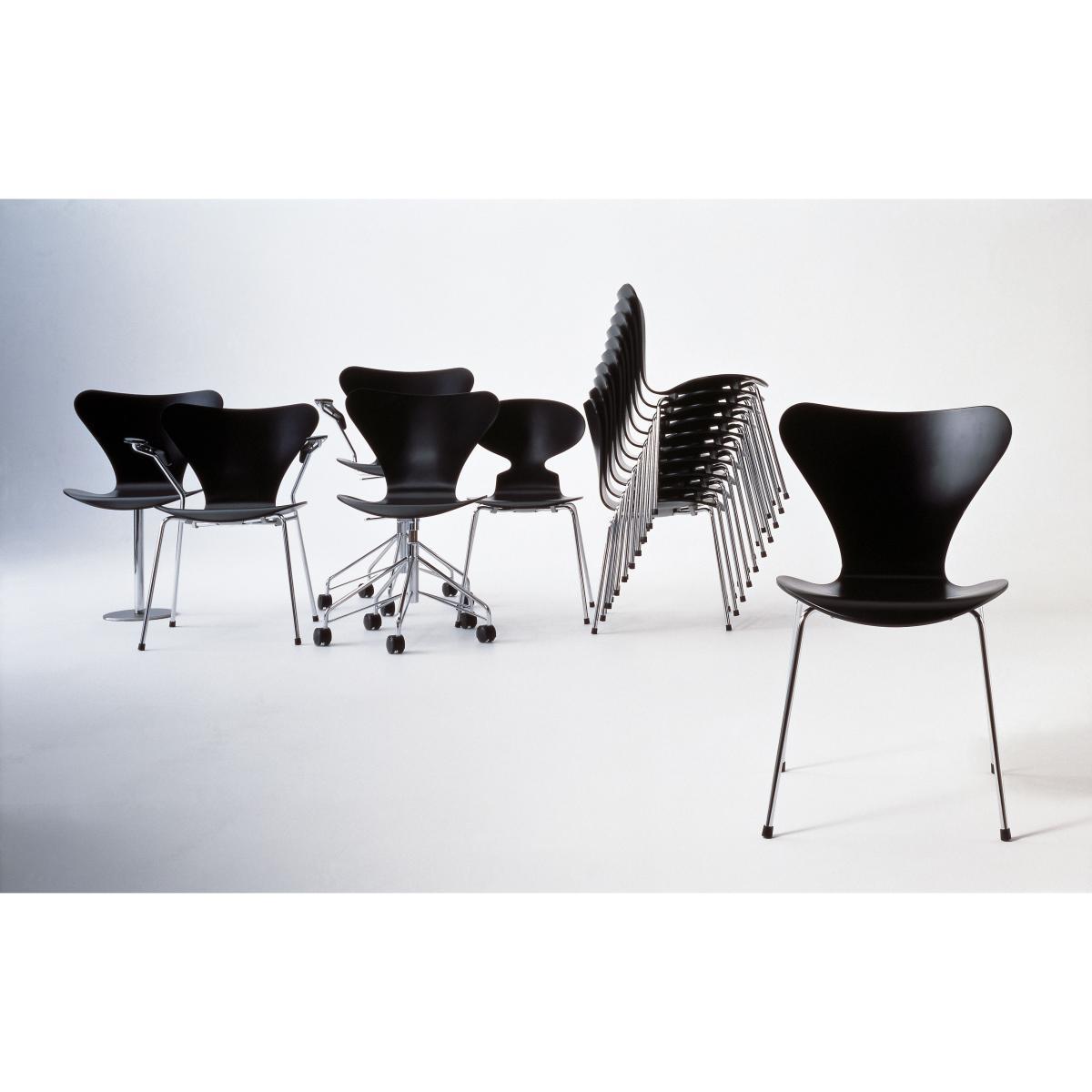 Série 7 Armchair - Ash by Fritz Hansen Black – image 2