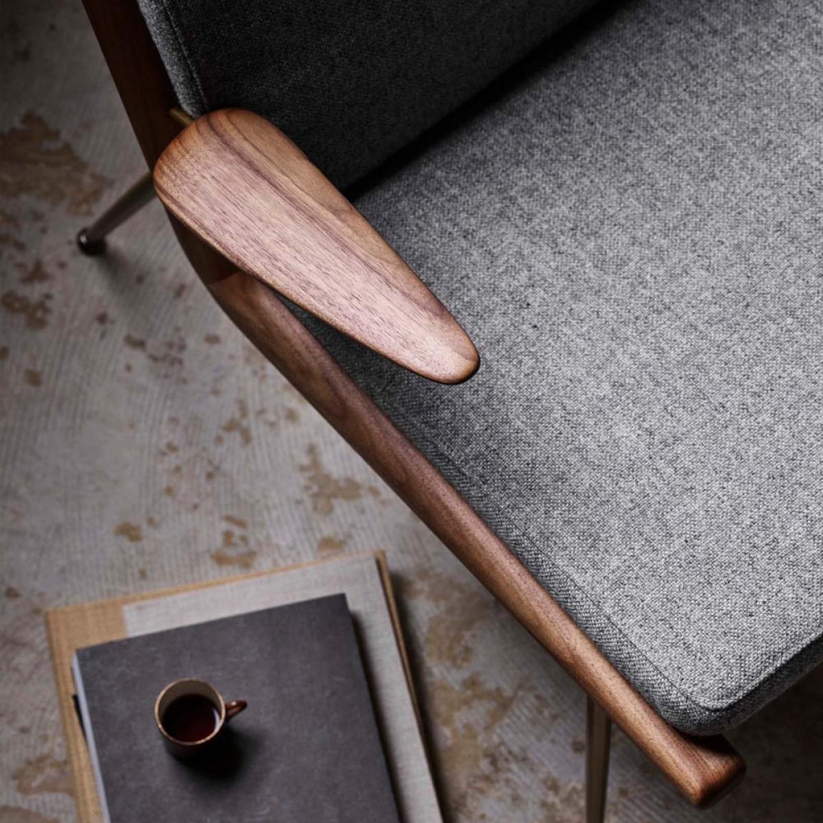 &Tradition Boomerang HM2 armchair Karakorum 003 beige oiled walnut – image 2