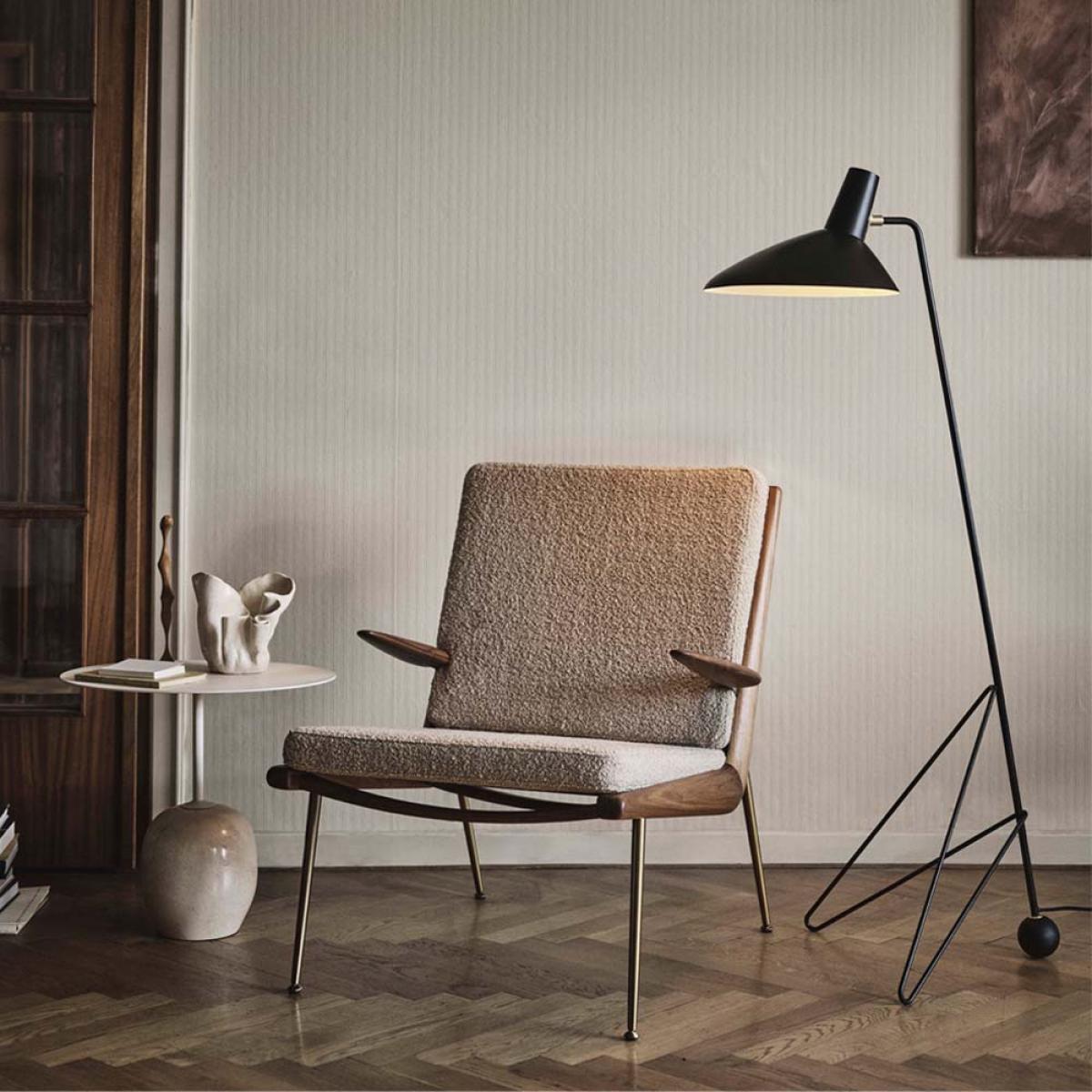 &Tradition Boomerang HM2 armchair Karakorum 003 beige oiled walnut – image 3