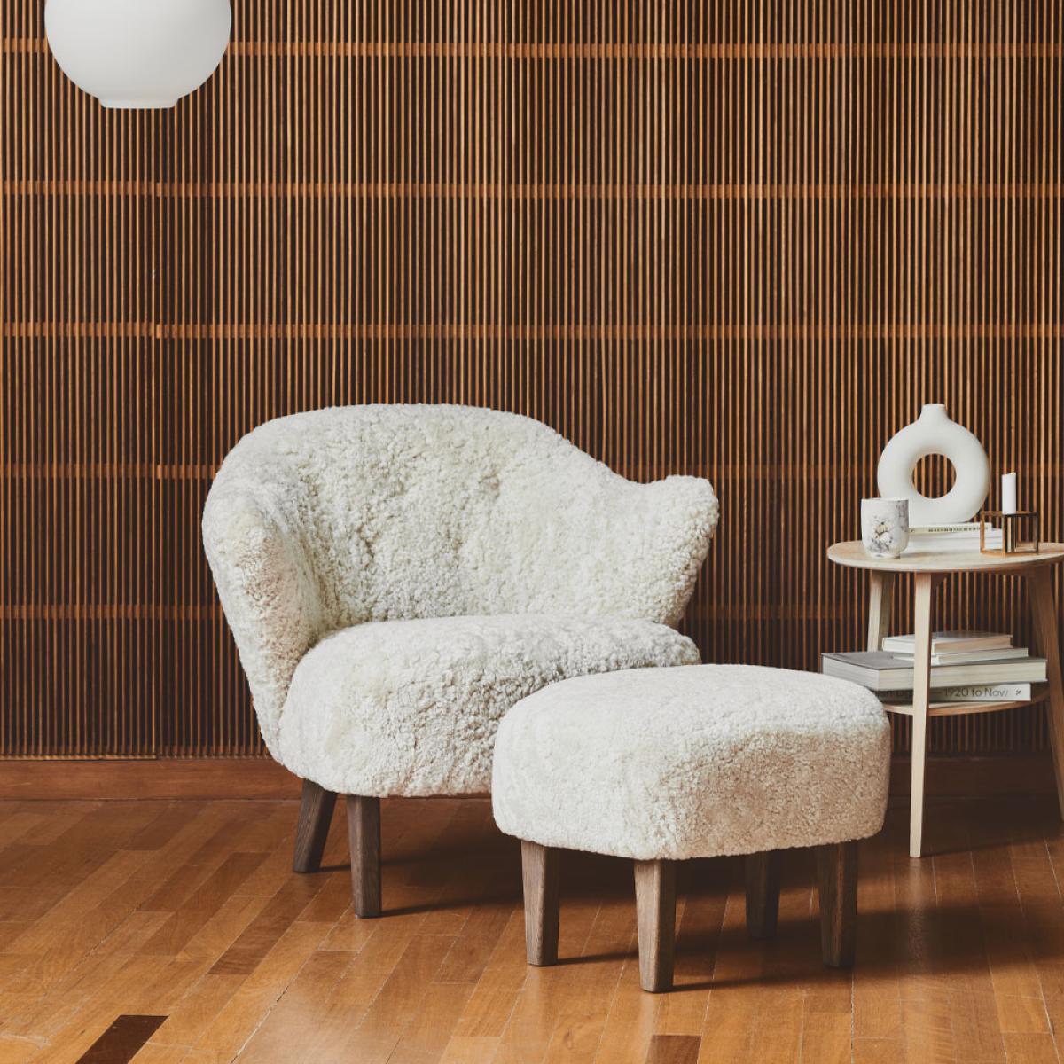 Audo Copenhagen Ingeborg armchair set Fabric sahcozero beige incl. footstool legs smoked oak – image 2