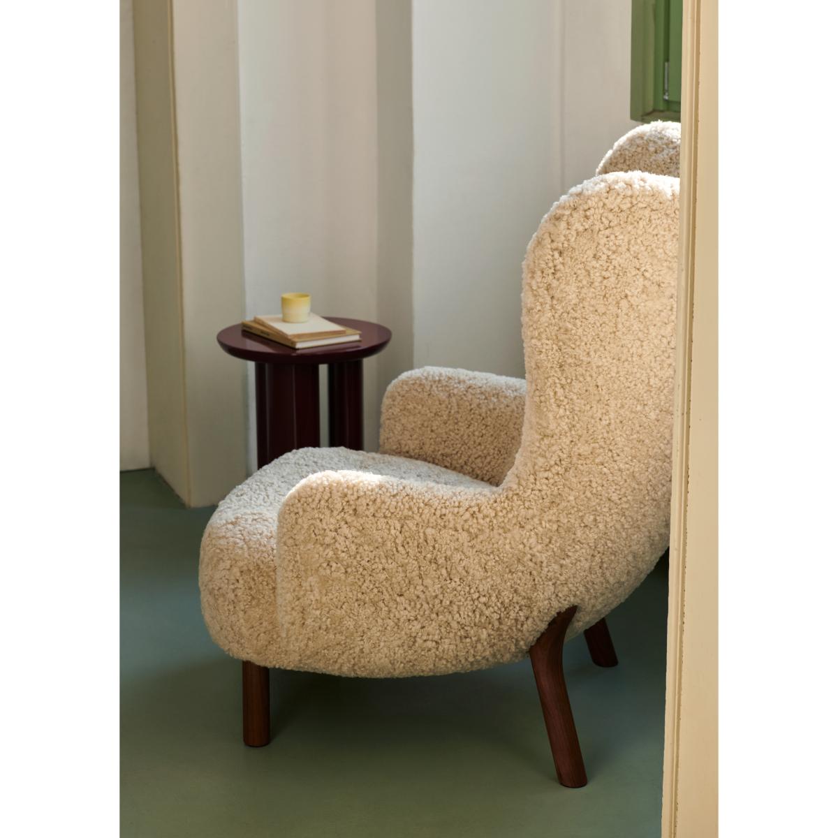 &Tradition Petra VB3 high armchair incl. pouf ATD1 Oiled Walnut-Sheepskin Moonlight – image 4